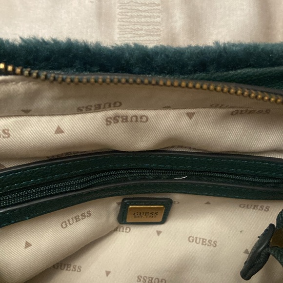 Furry, dark green Guess bag. - Picture 2 of 7